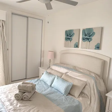 Tipsy Terrace Apartament