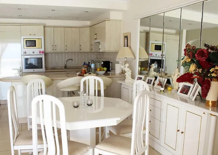 Tipsy Terrace 아칸티라도