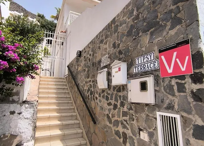 Tipsy Terrace Apartament